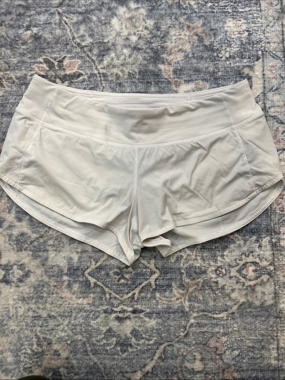 lululemon athletica White Women’s Athletic Running Shorts size 8. Light grey.